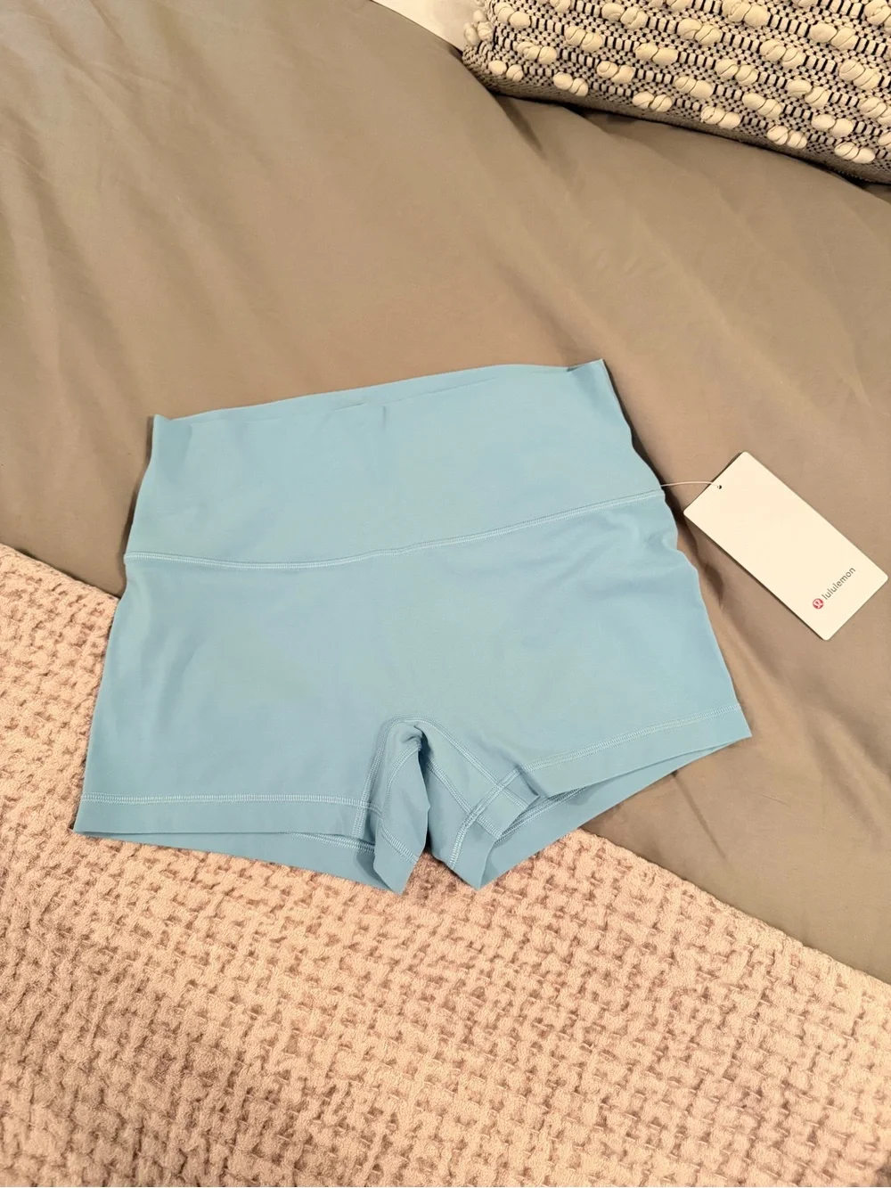 NWT lululemon Align No Line High-Rise Short 4” in Limited Edition Dreamy Blue